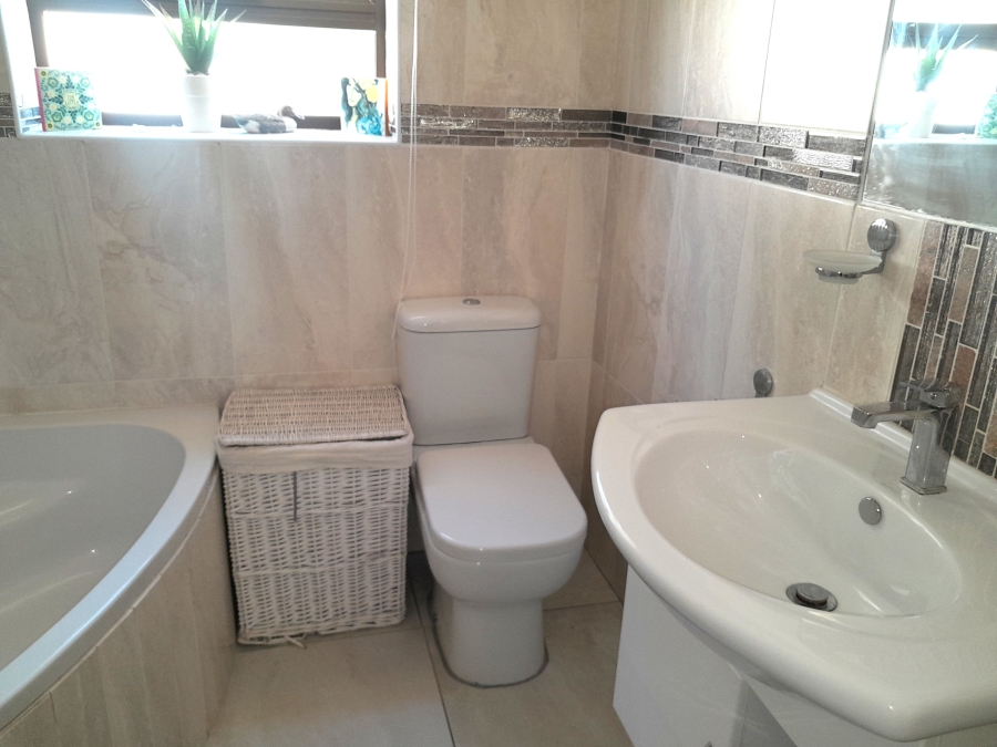 To Let 3 Bedroom Property for Rent in Vanes Estate Eastern Cape